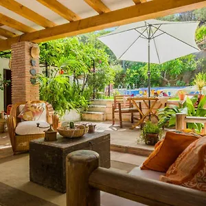 Couette-café At In Malaga & Solo Travellers